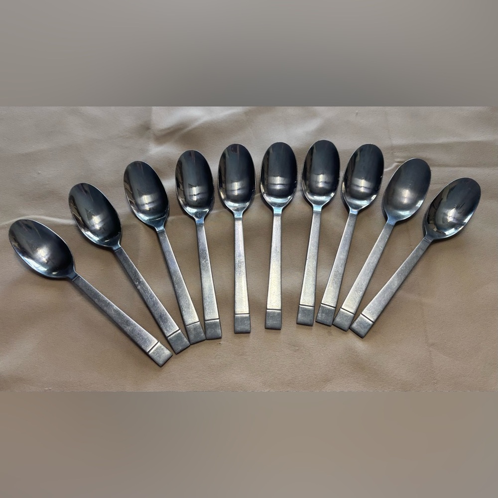 10‎ Delco Stainless Steel Dinner Dessert Spoons Everyday Dining Utensils